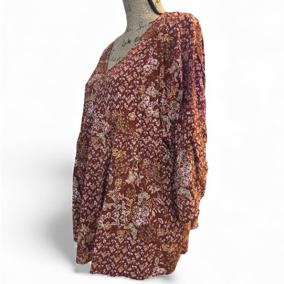 ANDREE BY UNIT. EC. Rust Floral Blouse with flared sleeves.  Size 1X - Picture 4 of 6
